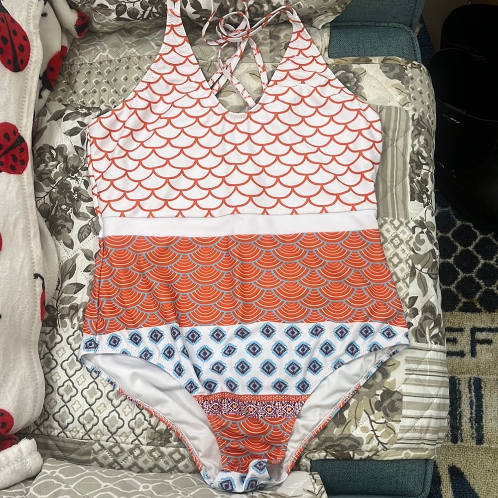 Women’s CUPSHE one piece swim suit